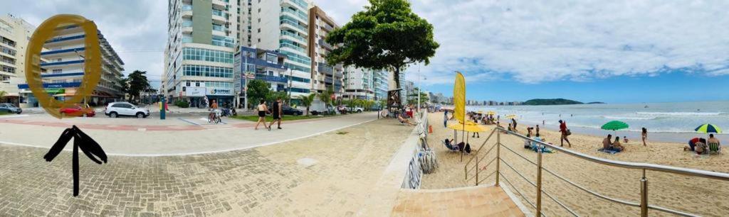 Apartamento Vista Mar 209 - 2 Quartos - Praia Do Morro - Predio Frente Mar - Varanda Com Vista Mar - Elevador - Atravessou A Avenida, Ja Esta Na Praia - Com Garagem - Internet Guarapari Ngoại thất bức ảnh